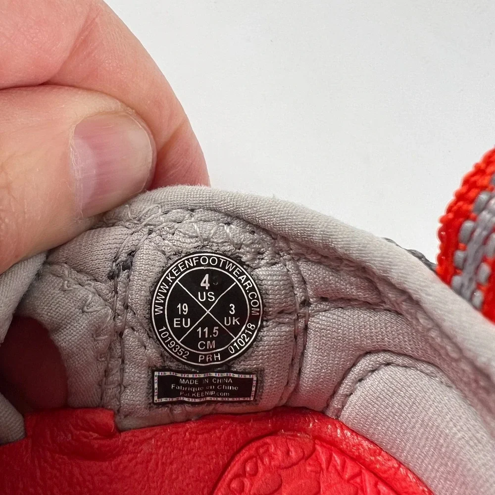 KEEN Seacamp Waterproof Sandal Boy Size 4‎ Youth Gray Red Hook and Loop Closure